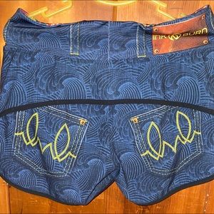 WOMEN'S WAVE DENIM SHORTS